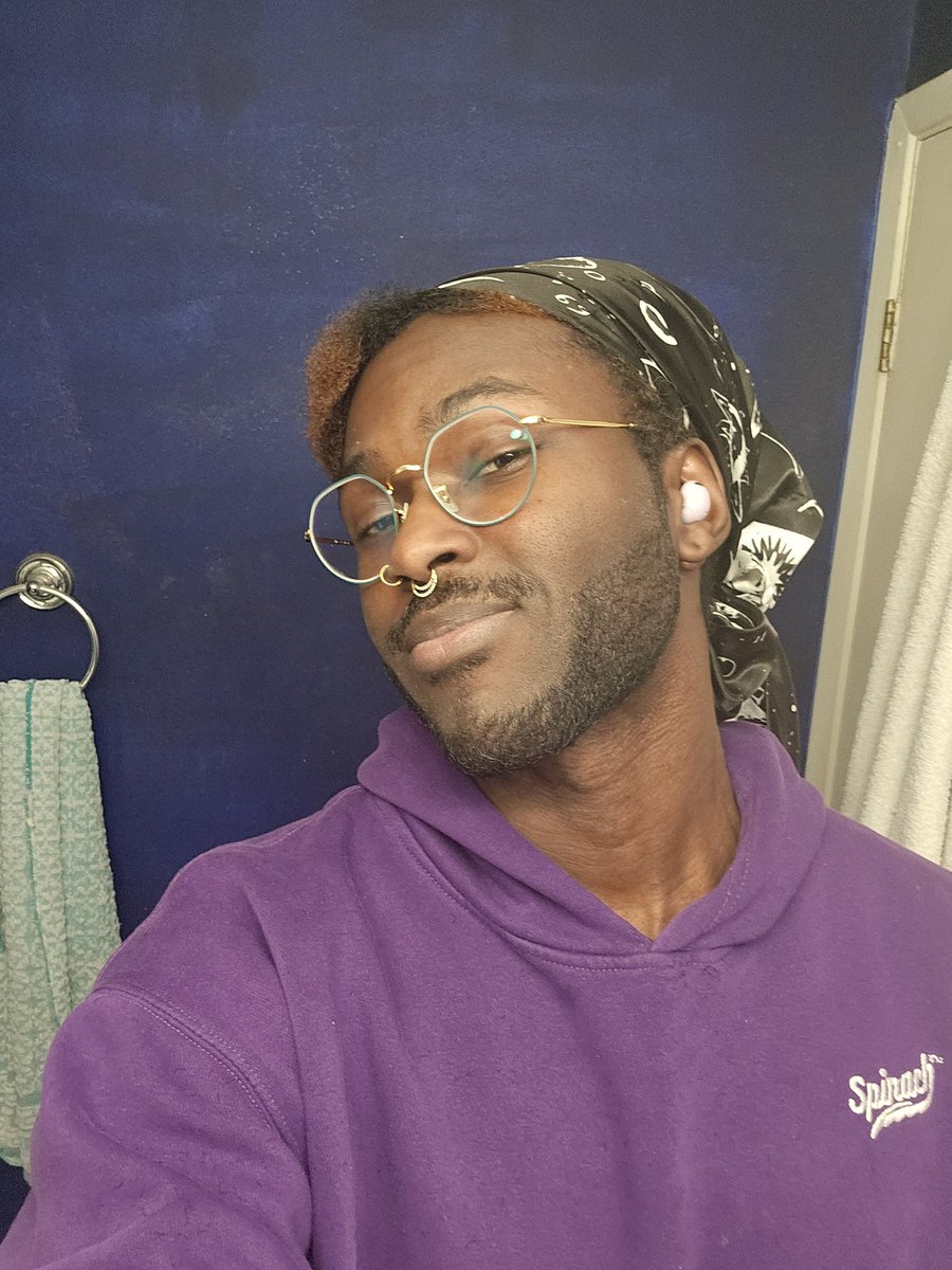 tommcat_'s tweet photo. Got new glasses today, so I also had to style my facial hair too, and become a whole new person. 🤓🫧 https://t.co/w9wzMlqw2E