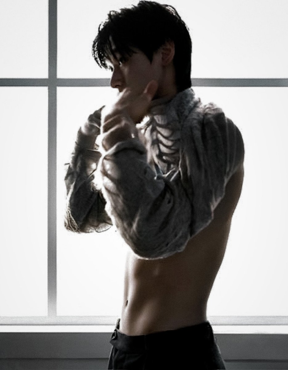zuyeocn's tweet photo. Silken whispers on my skin,
shadows dancing within. https://t.co/GIRzGsbG0w