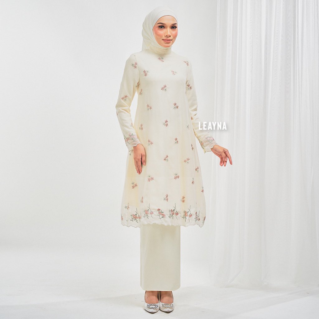 Baju Kurung cantik2 untuk raya tahun 2025? 

Lurvee gilerr design dia, nampak moden dan elegant sangat 😍