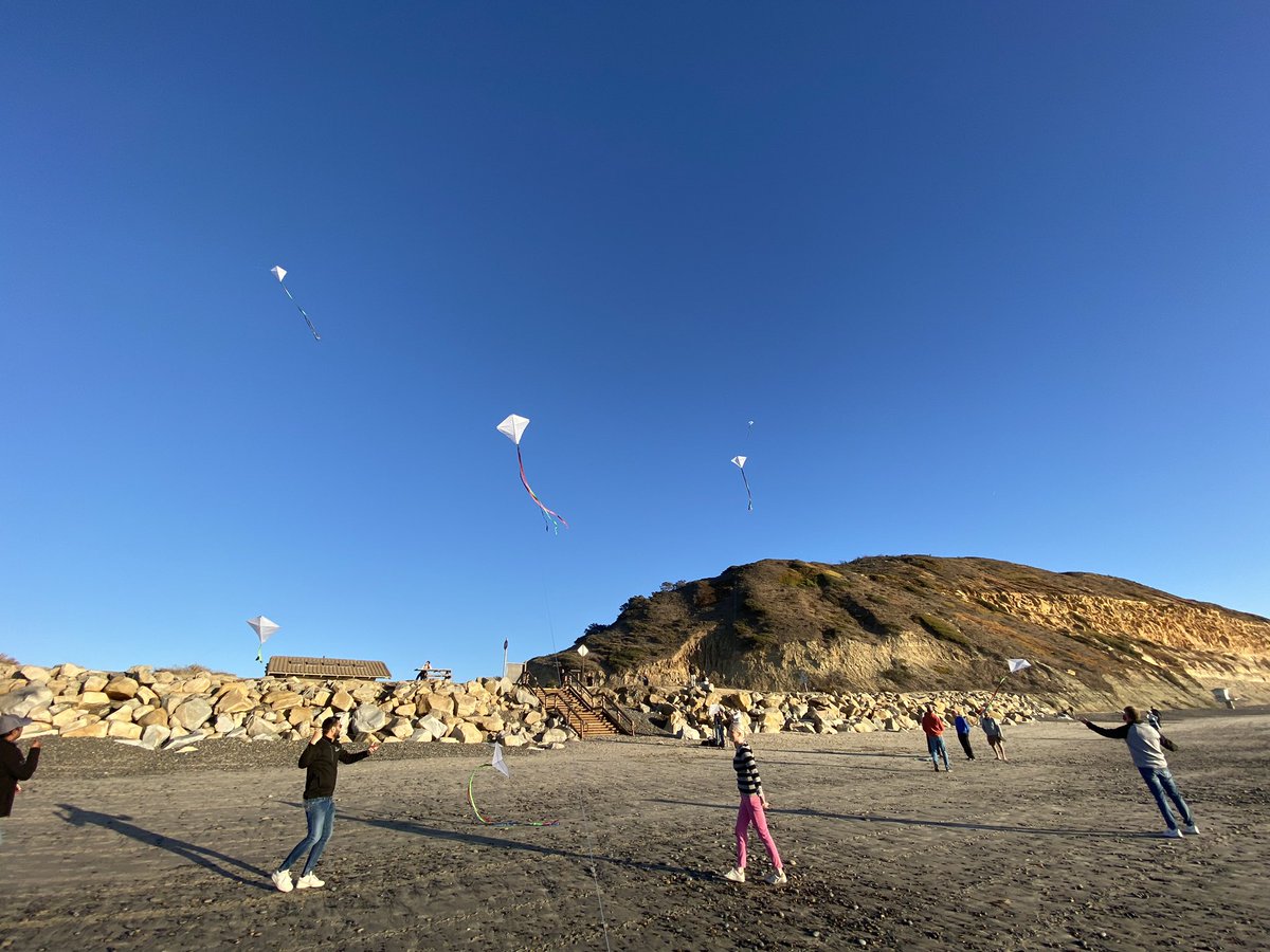 MichaelSWishart's tweet photo. Renewed appreciation for flying kites at our team offsite @awscloud https://t.co/iJDsJHbSwW