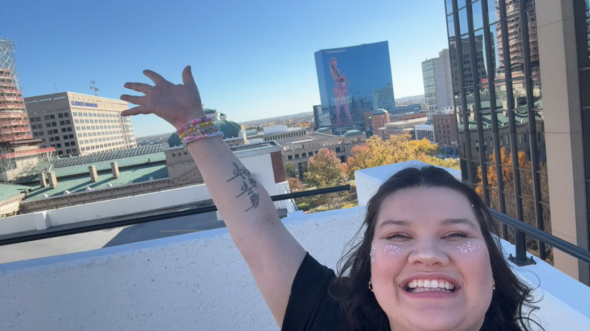 OTPbeliever's tweet photo. TAKE. ME. BACK 😭💖 @reagansversion @taylornation13 #SecretGardensInMyMind https://t.co/RNYLX19I0A