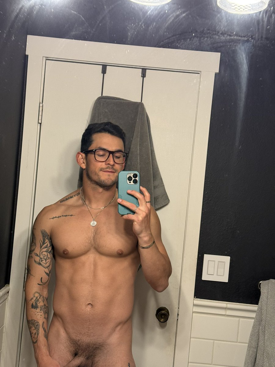tattooed_titan1's tweet photo. @caleb_rodrigo1 Yes https://t.co/Ksx3Y9hENN