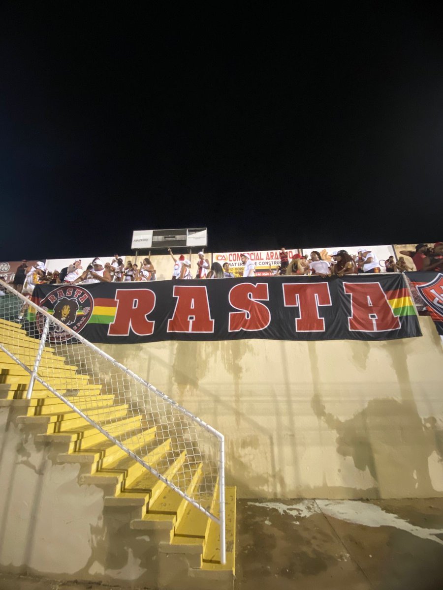 rastadocolossal's tweet photo. Vai pra cima, leão!  🔴⚫️

Vitória, Futebol e Paz 🇬🇳 

#torcidarastadovitória #diadevitória #caravana #juazeiro #deusmelivrenãoservitória #organizadasnordeste #campeonatobaiano2025 #ecv #vaipracimaleão #rastafari #futebol #paznosestadios https://t.co/lvTt1QxZfq