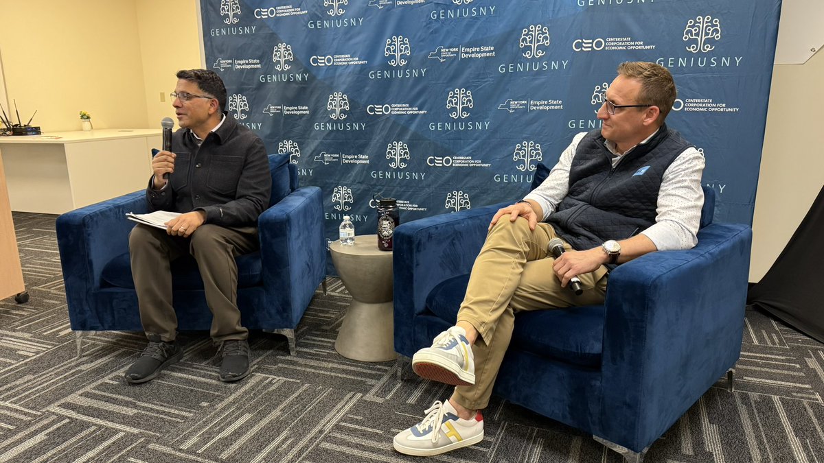 inspyre_hub's tweet photo. We had an amazing evening with Mike Wisler, CIO of @MandT_Bank for a discussion with Somak Chattopadhyay of @ArmorySV! An insightful discussion that included pitches from several @GENIUSNYProgram, Epic Accelerator and Syracuse Surge Accelerator teams! Thanks to all who joined us. https://t.co/EQFC2uuMNk
