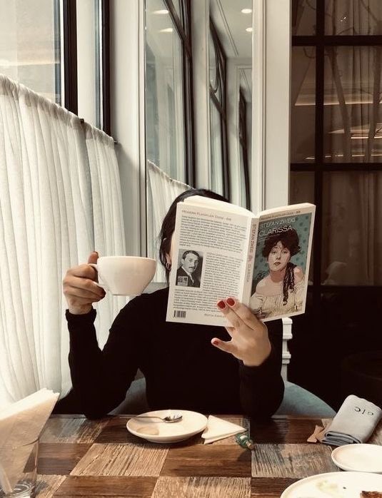 aldringeller's tweet photo. 𓂃࣪˖ˇ livros lidos em 2025       ׄ  
             𓂃    ׄ   — a thread ˇ https://t.co/YLjvoqbk9a