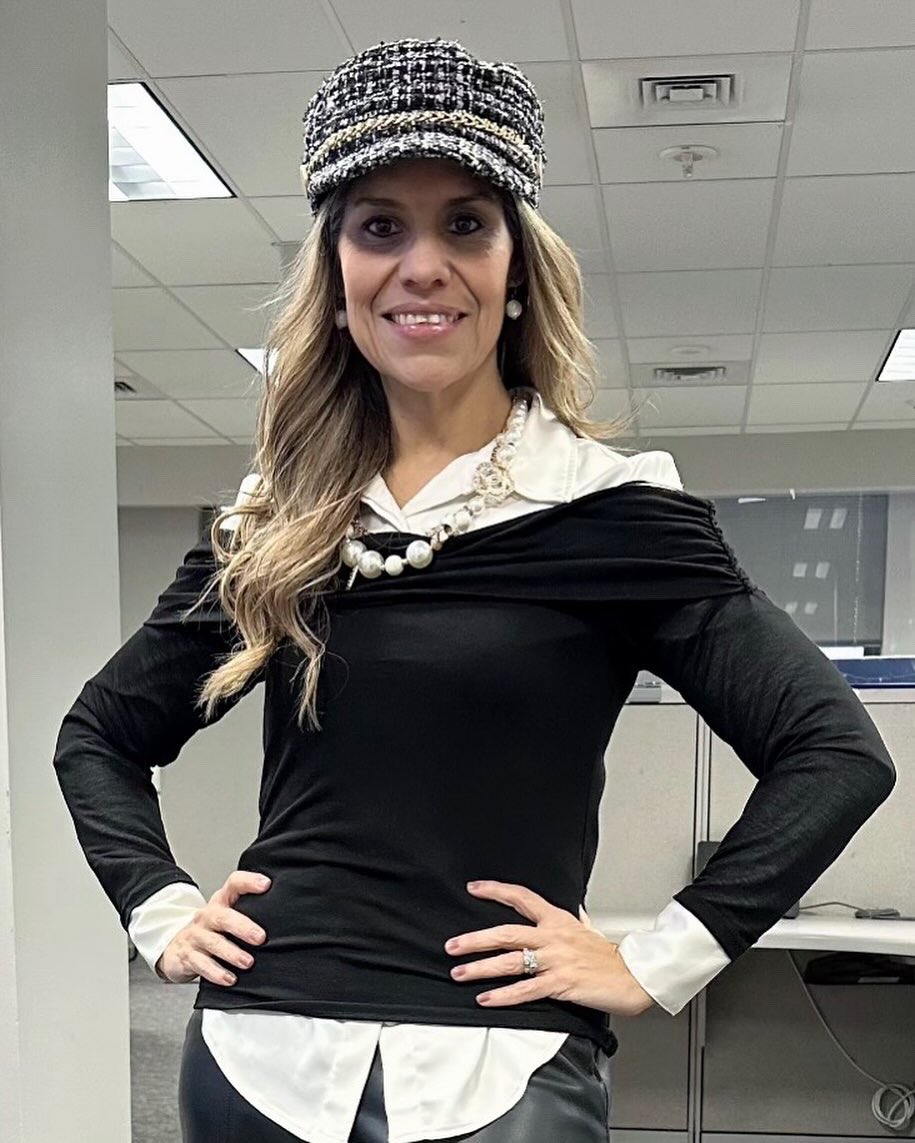 HROperations21's tweet image. 🎩 Happy National Hat Day! 🧢

Today at work, we’re tipping our hats to creativity and fun! Our team is rocking their favorite headwear in style.

#NationalHatDay #HatStyle #TeamFun #WorkplaceVibes @LifeAtATT #LifeAtATT #ATTambassador  #HROrganization