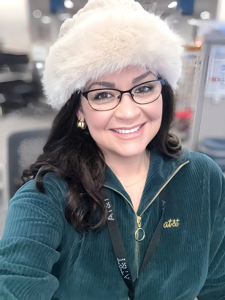 HROperations21's tweet image. 🎩 Happy National Hat Day! 🧢

Today at work, we’re tipping our hats to creativity and fun! Our team is rocking their favorite headwear in style.

#NationalHatDay #HatStyle #TeamFun #WorkplaceVibes @LifeAtATT #LifeAtATT #ATTambassador  #HROrganization