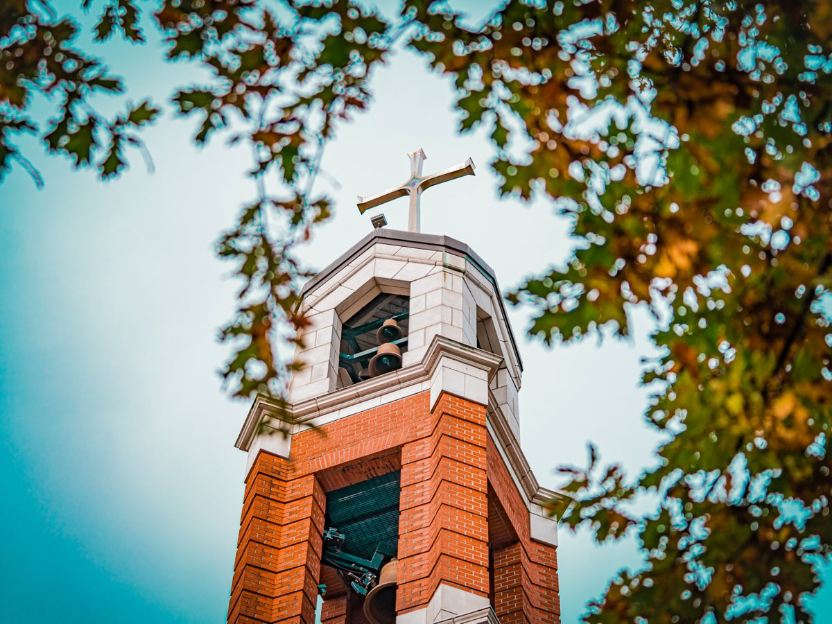For author Philip Metres, fond memories of a generous teacher led to a meditation on the Eucharist in his story "Burgers for Everyone."

🔗 Read the full story in Portland Magazine here: bit.ly/4h1L5AH

📝 Philip Metres