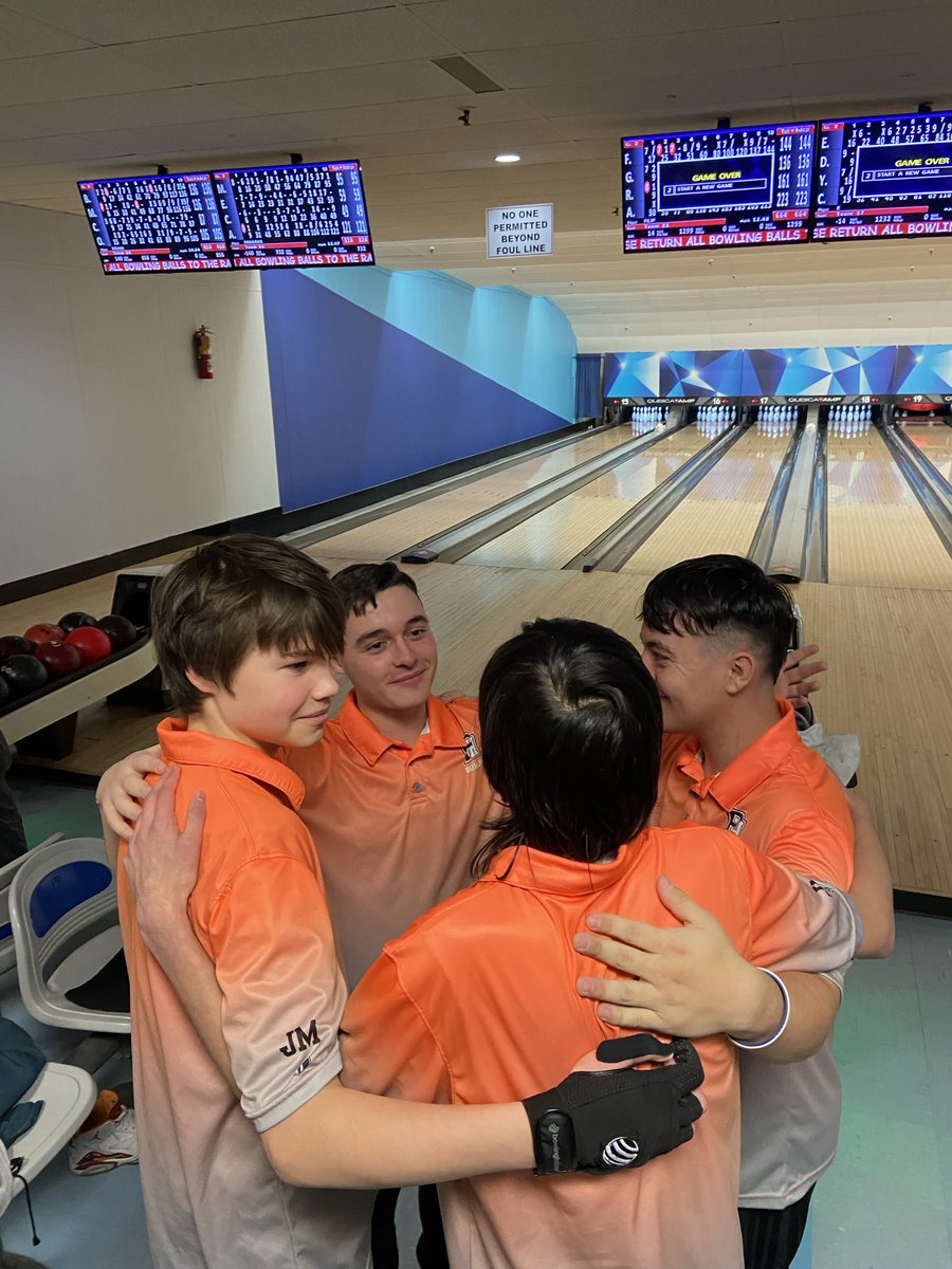 PH_Bowling's tweet photo. Both boys and girls get big wins tonight. But a special moment happened when two sets of brothers got to bowl varsity together! So awesome having Gavin and Caiden bowl with Michael and Alex.  That made Alex’s incredible 682 series a distant second for best part of the match :) https://t.co/BgroSAS78b