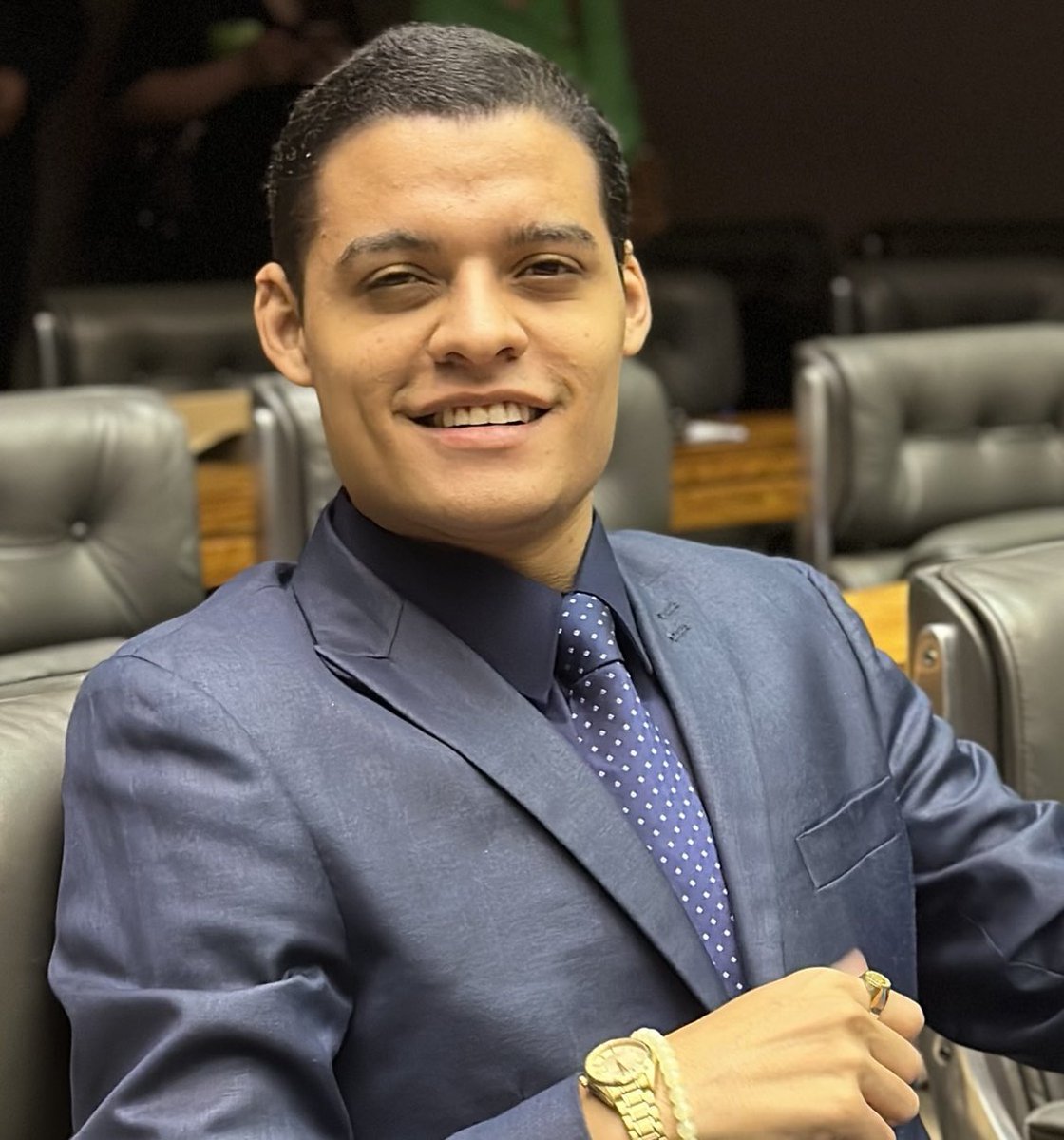 henricodopt's tweet photo. 🚨URGENTE: Defendi agora dentro do (PT) que o deputado Nikolas Ferreira seja INVESTIGADO pela PF e PROCESSADO por DISSEMINAR a MAIOR FAKE NEWS da história do Brasil. Você também CONCORDA comigo? https://t.co/2zJO5AdRej