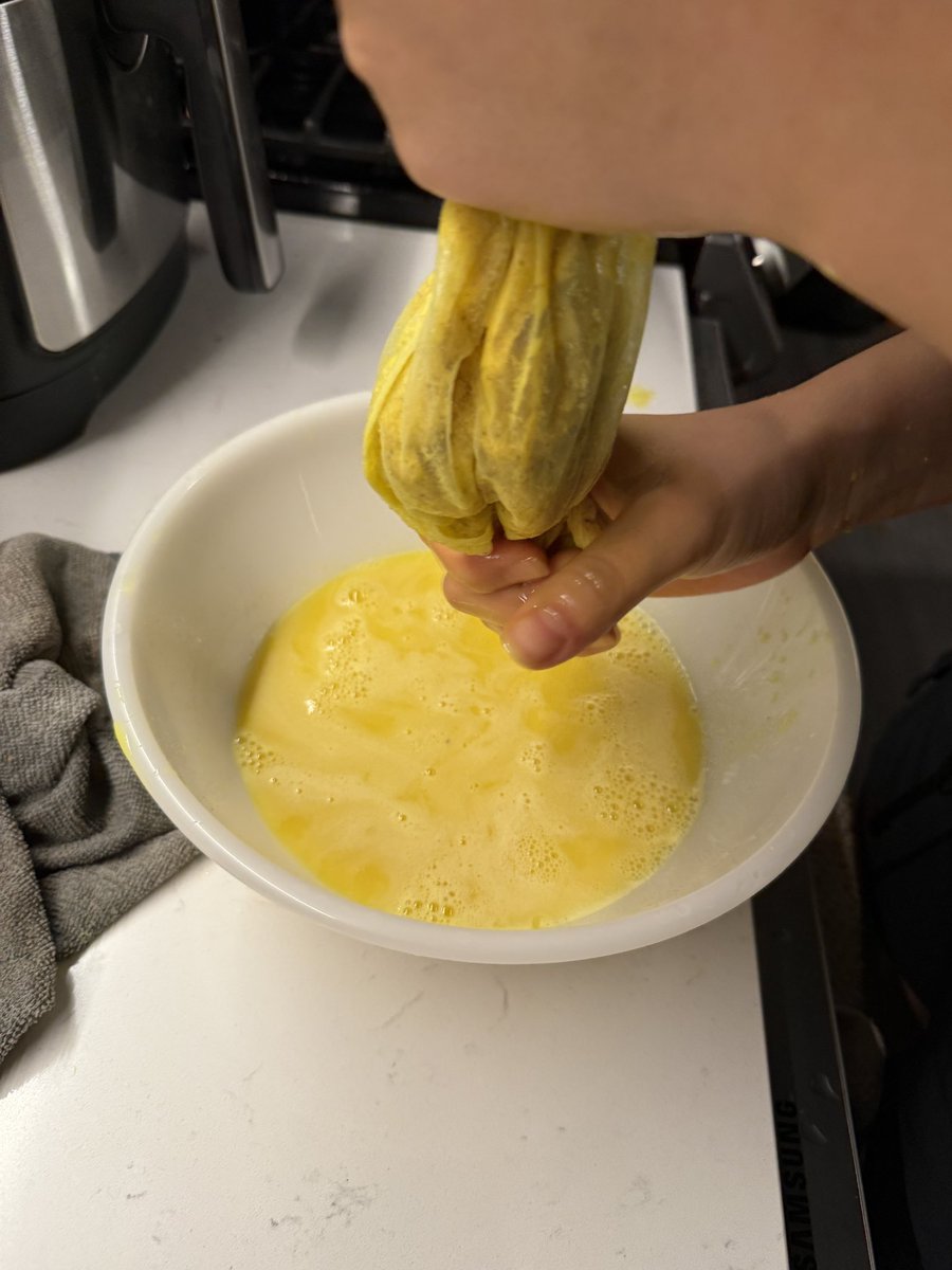 bekvebe's tweet photo. I recycle, make ginger shots, my own oat milk as well as bake HIGH PROTEIN DESERT. Crazy stuff for me to realize that I’m such a grown up now. https://t.co/5L5wxj9t2a