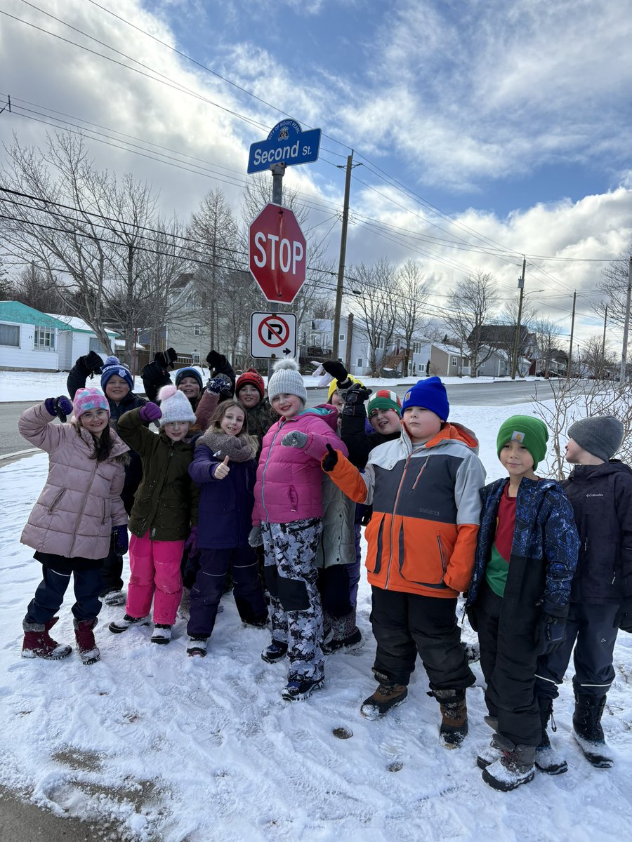 MsHickeysClass's tweet image. We saw so many polygons on our walk today! @MorrisAcademy1