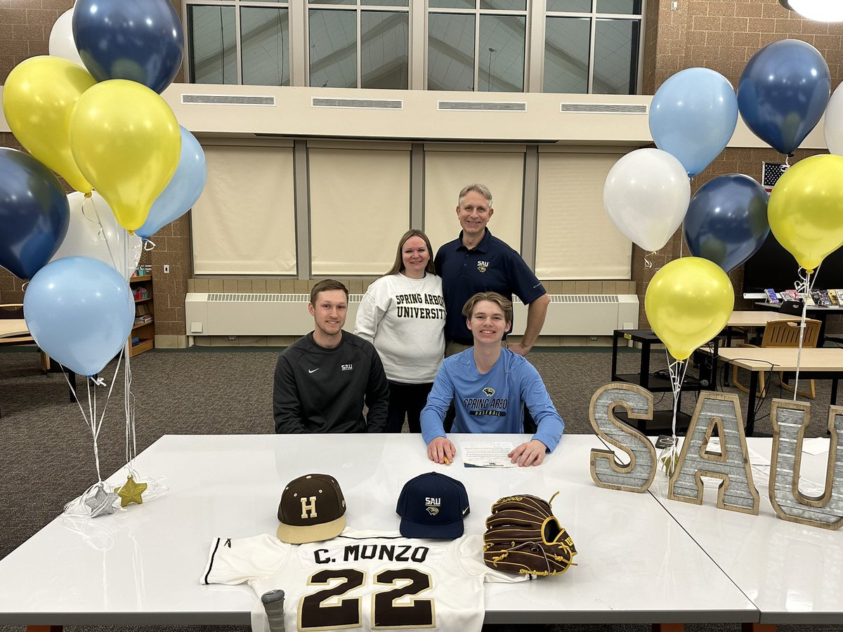 Officially official <a href="/RyanMarken/">Ryan Marken</a> <a href="/SAUCougarsBSB/">SAU Cougars Baseball</a> <a href="/JoeCMyers/">Joe Myers</a> 
Thank you to Coach Kraabel for making the drive to do the signing.