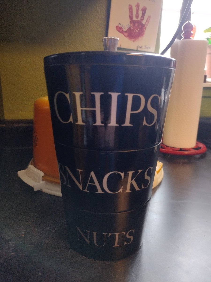 DannyFantod's tweet image. Wife came up with this vintage stacking canister set for snacks. Pretty cool. 
#Vintage #Pickers
