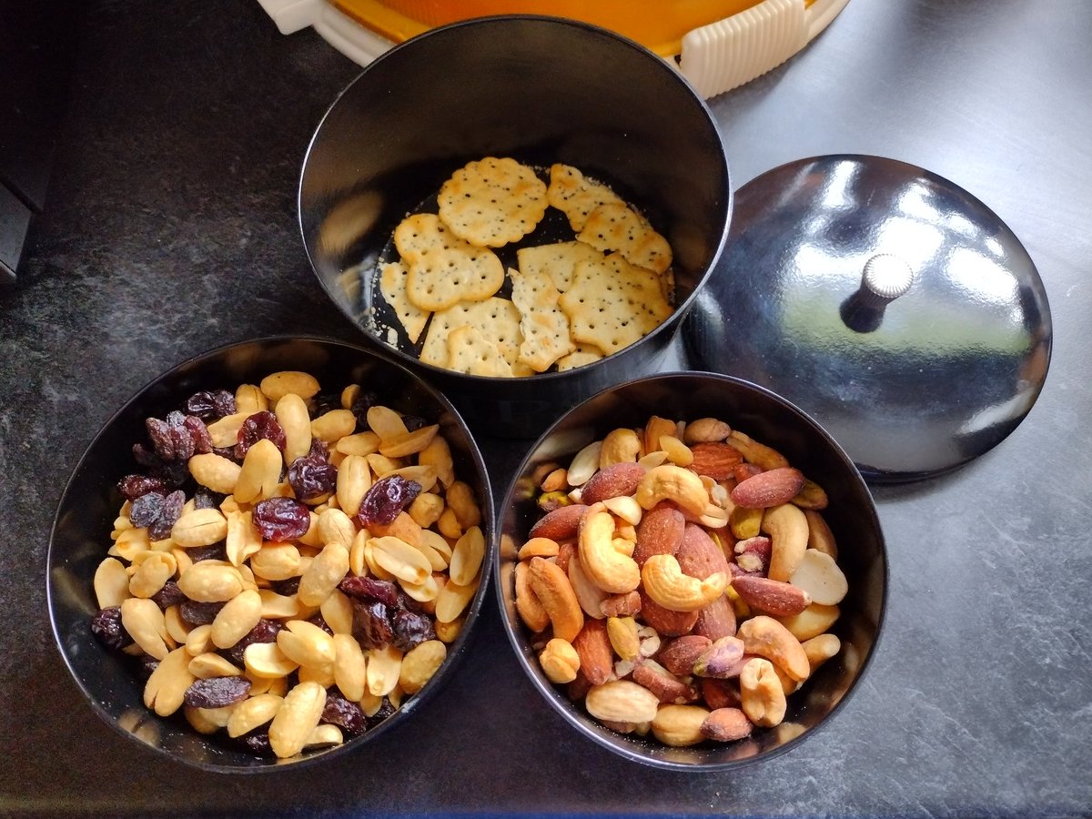 DannyFantod's tweet image. Wife came up with this vintage stacking canister set for snacks. Pretty cool. 
#Vintage #Pickers