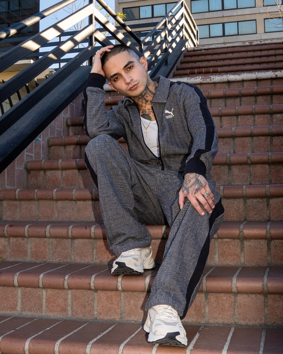 Karmaloop's tweet photo. Laid back, zipped up, let the fit do the talking. 🔥 

Shop Puma on the Karmaloop App 📲

#Puma #TrackSuit #PumaFit #StreetwearEssentials #PumaStyle #CasualFit #Athleisure #UrbanStyle #KarmaloopApp #SportyLook #ComfortWear https://t.co/dpa2FuI2Jp