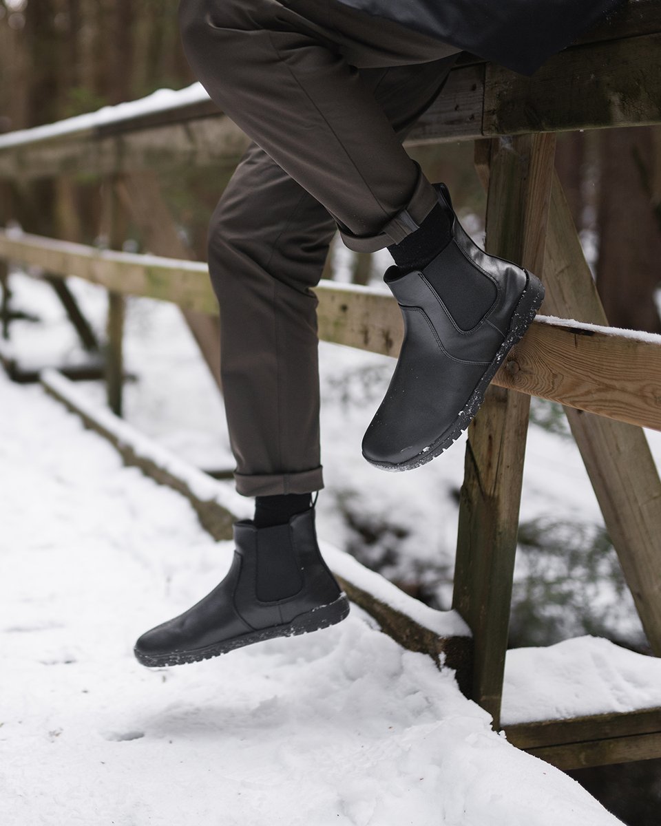feelgrounds's tweet photo. Chelsea Boots Feature ✨ The finger loop makes them super easy to slip on! 🙌 Now on sale: 50 % off our Chelsea Boots with the previous sole! 🤑 Shop now at https://t.co/AFcxjUcCs7 https://t.co/yhtnPh6F4b