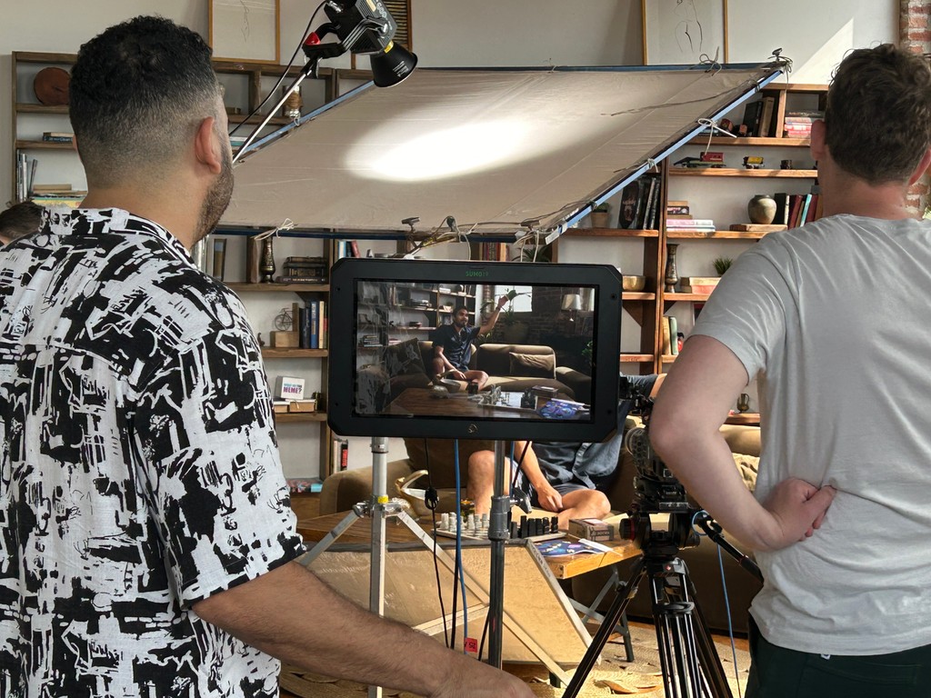 ComplexlyMedia's tweet photo. Just a few weeks away from the first episode of Ask Hank Anything coming January 29th (and the last Wednesday of every month after that)! 

Which guest do you think asked about carrier pigeons? 

#askhankanything #interviewshow https://t.co/6LVsu2j6Jw