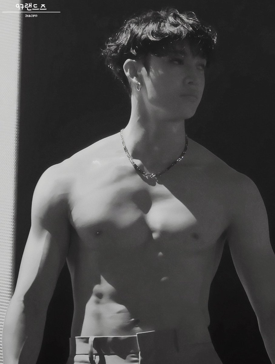 Channie_samm's tweet photo. SOMETIMES..... https://t.co/xXXC08KjlO