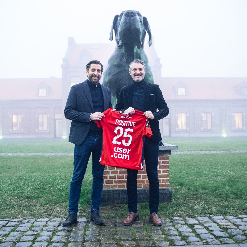 losclive's tweet photo. Le LOSC annonce aujourd’hui l’arrivée d’un nouveau partenaire officiel. Basé en métropole lilloise, le groupe Positive fera son apparition sur le dos des Dogues dès le match LOSC - OGC Nice ce vendredi à 21h05.

𝐁𝐢𝐞𝐧𝐯𝐞𝐧𝐮𝐞 𝐏𝐨𝐬𝐢𝐭𝐢𝐯𝐞 🤝

Plus d'informations 👇