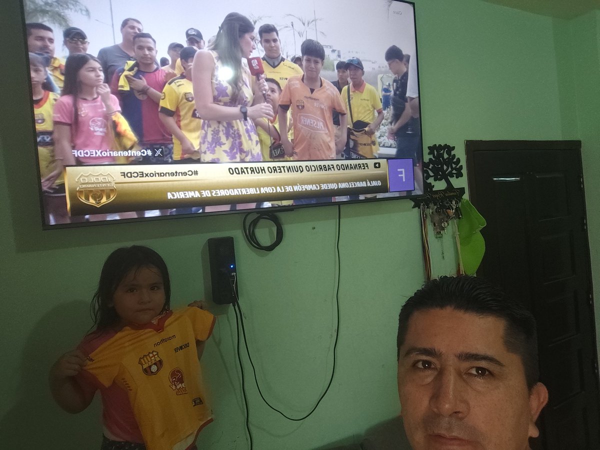 patoreypar's tweet photo. #CentenarioXECDF bien informados gracias  a su señal saludos desde Montecristi el equipo de mayor hinchada a nivel nacional Barcelona Sporting Club https://t.co/ae7eHxj2yp
