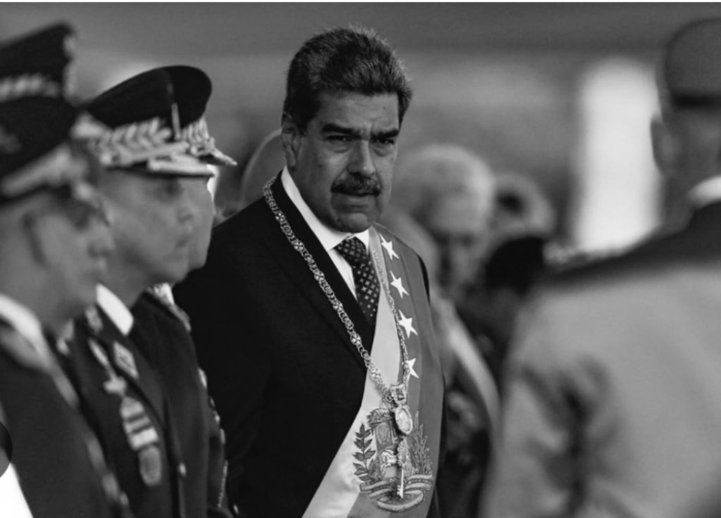 Jhonffonseca's tweet photo. URGENTE: DONALD TRUMP PEDIRÁ ORDEN DE CAPTURA CONTRA LOS DESTRUCTORES DE VENEZUELA
¿APOYAS ÉSTO? https://t.co/s32ovS8DSm