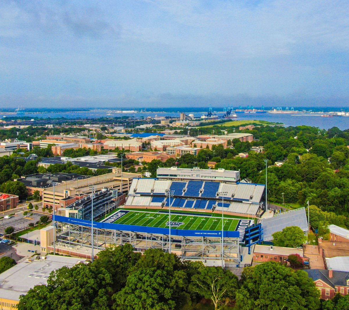 Tap, hold and load in 4K 🏟️

#ReignOn