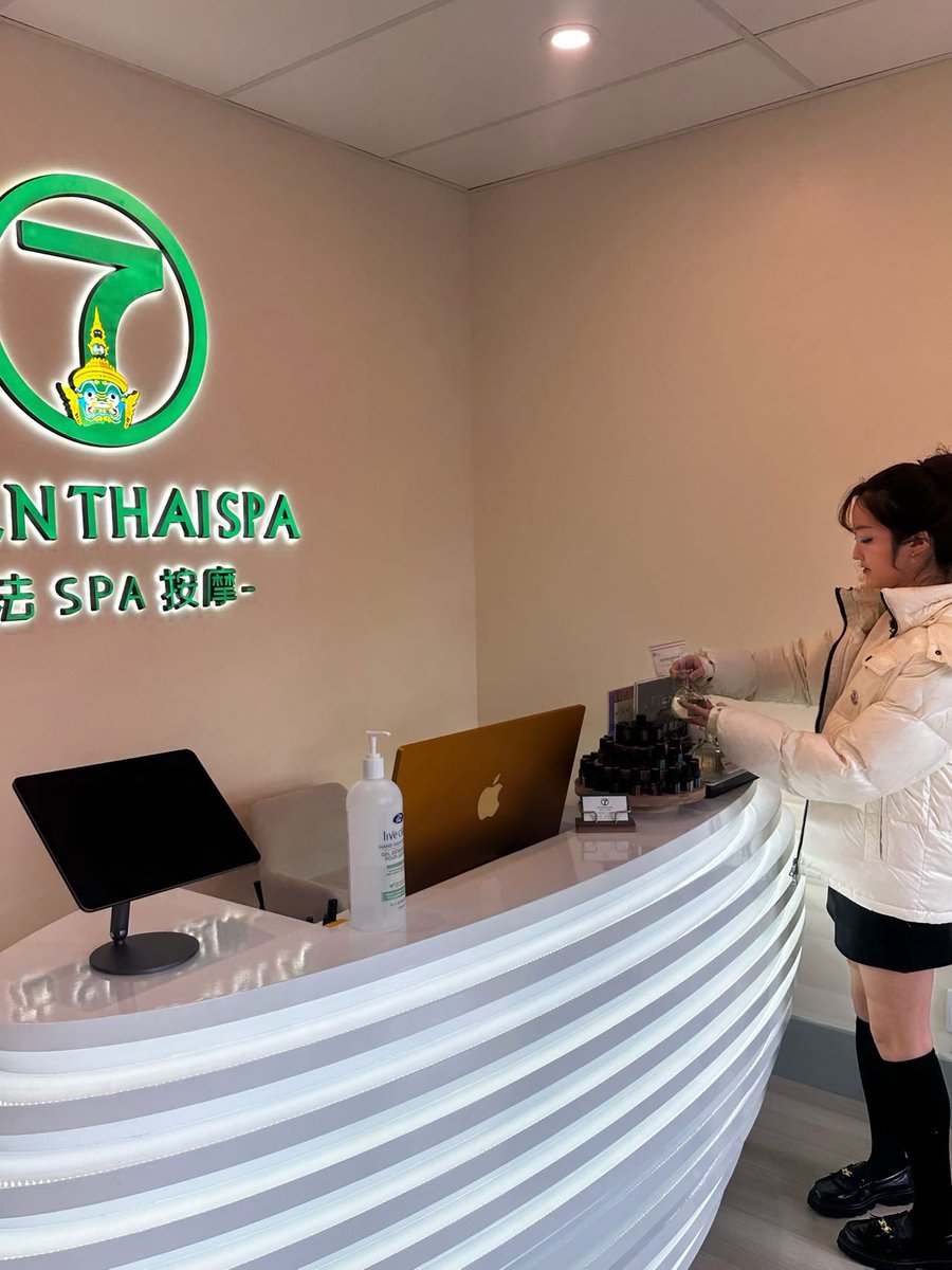SEVEN_THAI_SPA's tweet photo. 每一天都在奔波忙碌，别忘了宠爱自己。
💆‍♀️ 一杯热茶，一抹暖光，一双治愈的手，
让身心在这里找到安放的���落。

放下疲惫，重拾美好，从这一刻开始！
📍 4683 Kingsway Burnaby B.C  Canada，给您一次无与伦比的体验
Seven Thai SPA
预约���话：6045062898
微信：seventhaispa https://t.co/er9qV7WHbd