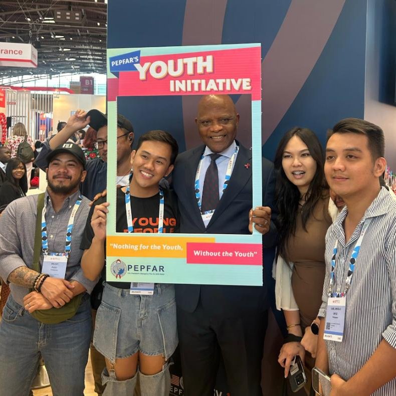 StateDeptGHSD's tweet image. Young people are at the heart of our movement’s future.
I'm incredibly proud of @PEPFAR's dedication to empowering & championing youth leadership in the HIV/AIDS fight.
Together, we can #EndAIDS when youth are at the forefront of every stage—planning, programming, & action.
