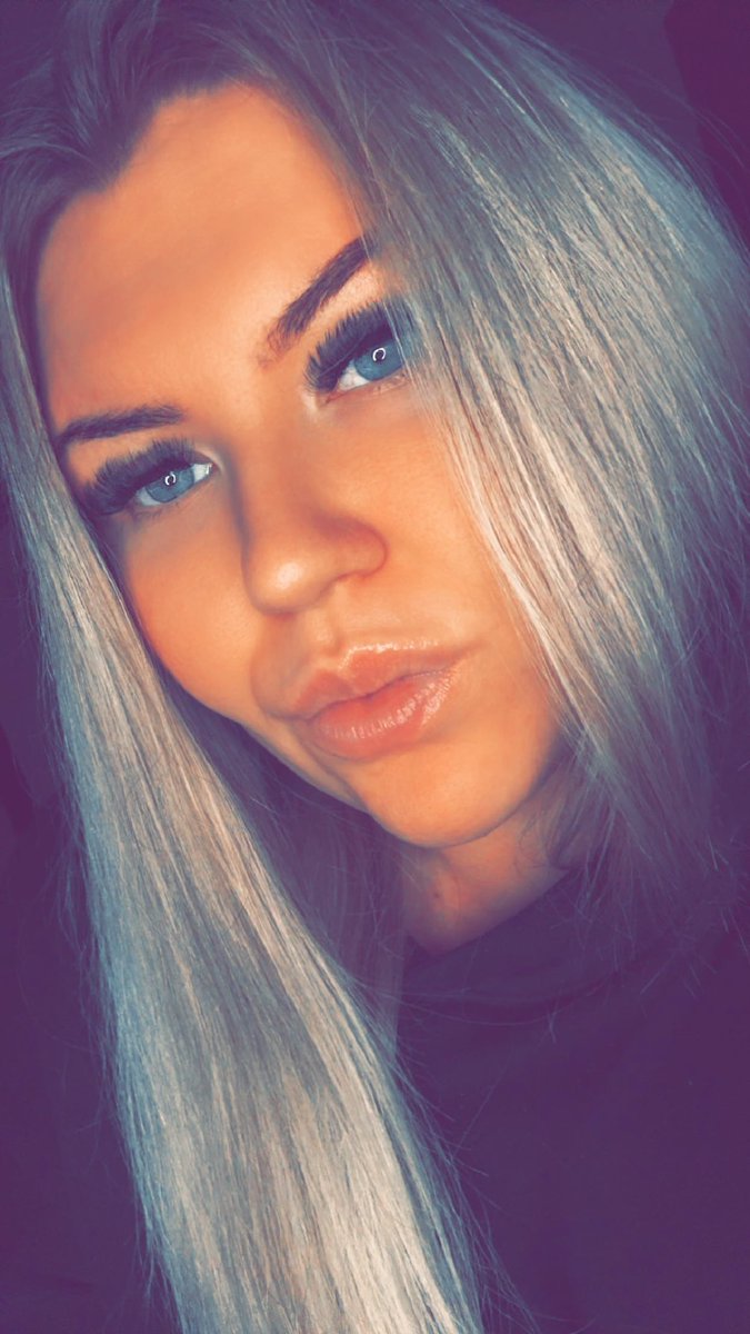 Frankie_Lynn26's tweet image. Yanno I think I prefer the no make up look😌😌