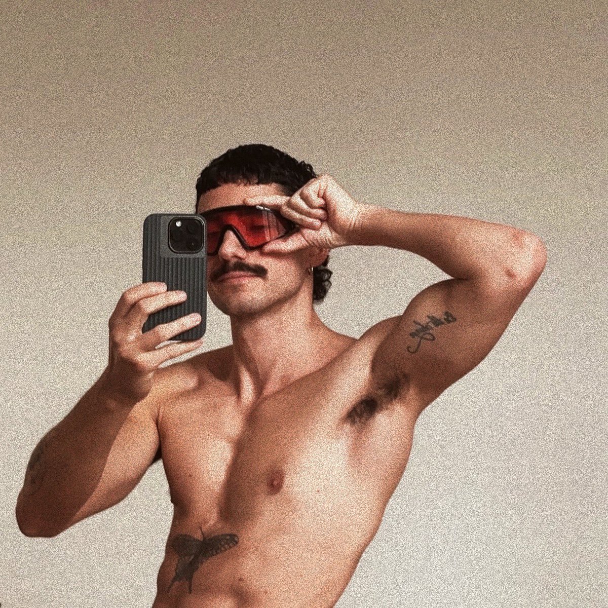 𝒮𝒾𝓂𝑜𝓃. tweet media
