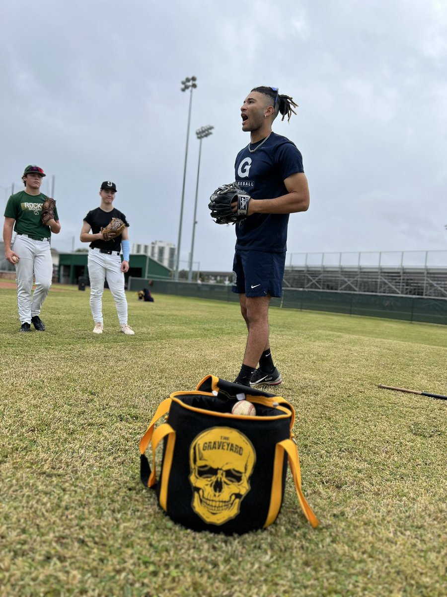 CoachButler42's tweet photo. You never know who will show up to work with our players at our @GraveyardOF1 training camps Appreciate @SheffieldJaden for swinging by working with our players at Florida camp. https://t.co/pn0pWlIl13