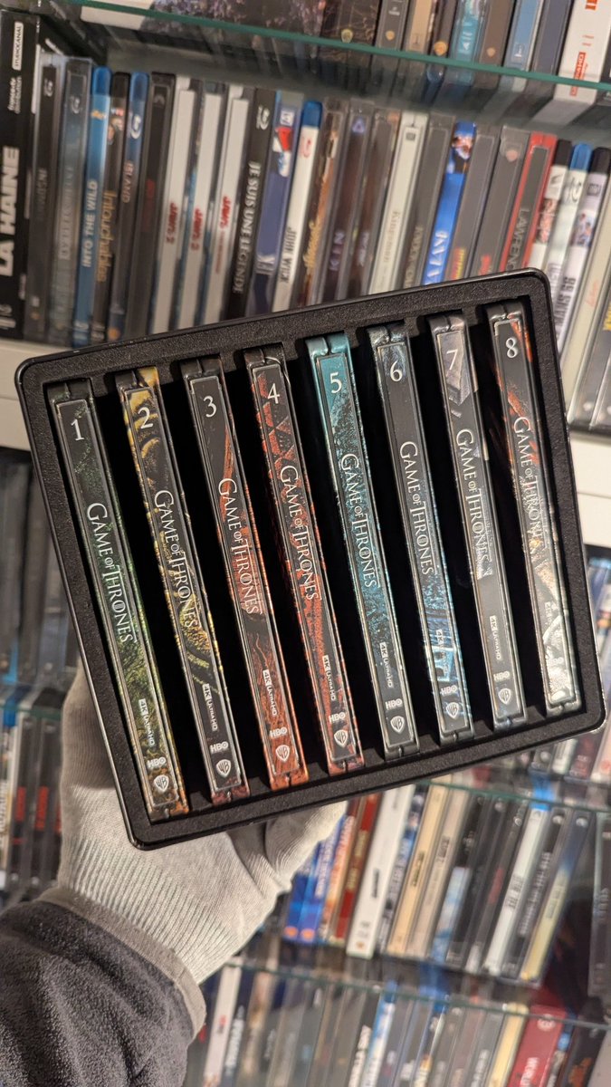 31Yoann13's tweet photo. Réception Colis du jour 📦 et pas n'importe lequel !
#GameOfThrones
#TheCompleteCollection
#Steelbook #4KUHD 💿 🤩
Dur de trouver ça à un prix raisonnable ! Hâte de découvrir ça en 4K et pas en vieux stream dégueulasse comme à l'époque !
#WeLovePhysicalMedia https://t.co/b3tcaVgYJ4