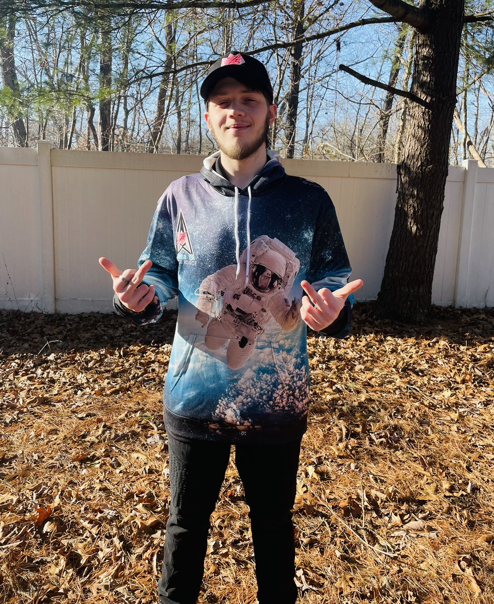 ITSOKTODIEtv's tweet photo. 💥My Goals for the month of January💥

Get a car🚗

Reach 4k twitter followers 💙(3k)

Reach 2k Instagram followers ♥️(1,120)

Reach 1k subs on YouTube ❤️(815)

Reach 2.5k followers on twitch 💜(1.9k)

Find a job 🧳(complete ✅)
Now get a promotion or better 

Get my permit again 🚘

Be consistent on content 💪(so far✅)

Keep getting endorsements 🏆(so far✅)

Make life better for me and baby 🩵

Work on my book 📕 

Get a PC💻

Start making good money off grinding socials & twitch to turn this into my full time job🙏

These are my goals for this month let’s get it 😎😶‍🌫️🔥⛽️‼️💚✅🍀