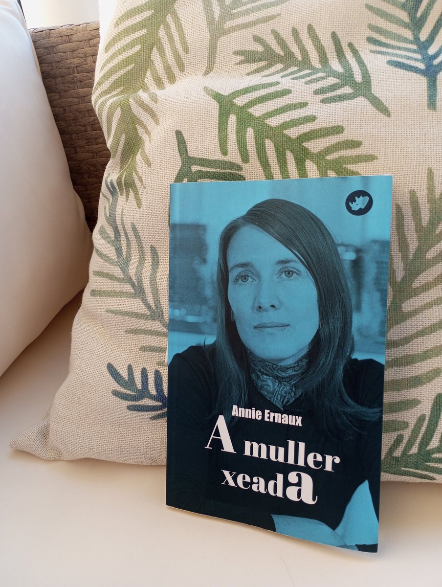 BalG_'s tweet photo. 2. "A muller xeada"

Relato íntimo e impactante de Annie Ernaux, onde narra a súa vida dende a infancia ata o seu segundo embarazo. Ernaux aborda con crudeza e honestidade a loita x unha identidade propia nun mundo patriarcal que conxela os soños e a liberdade das mulleres.
8/10 https://t.co/JyI6LOTslc