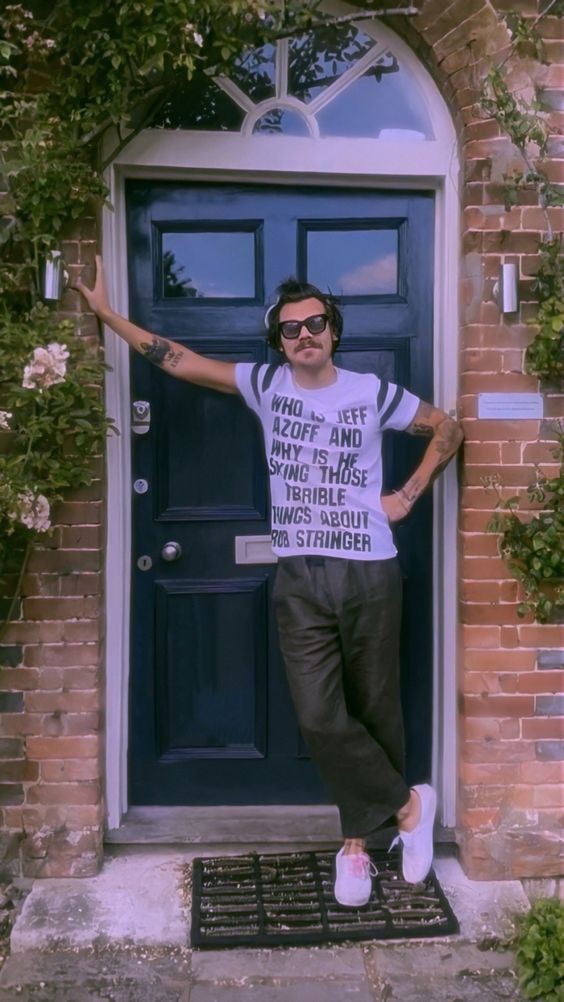 littlechild1d's tweet photo. واقعن چجوری میتونین به این قیافه و سیس نگین هاشم استیلی
ایموجی گریه*
#WeLoveYouHarry https://t.co/Zs2vV9k4PX