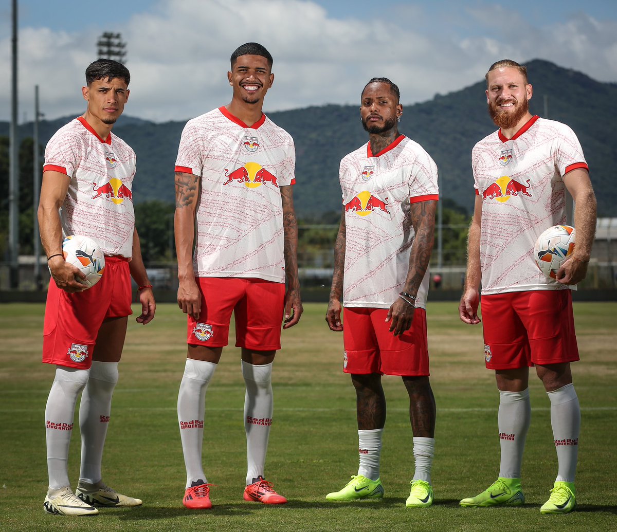 Rodrigosxp96's tweet photo. 🐂 Red Bull Bragantino mudou a filosofia de contratações

A partir de 2025 o clube passa a contratar atletas mais experientes e mais valorizados, confira a lista e entenda os motivos 🧶 https://t.co/q82VqMS6tF