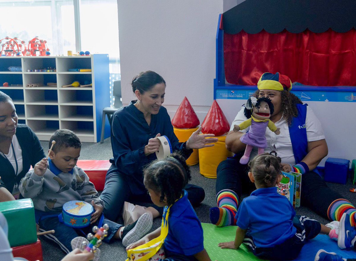 MiCulturaPma's tweet photo. ¡Inauguramos la primera Ludoteca Artística Cultural del país, junto a @MIDESPma ! 🎉✨

Este espacio innovador está diseñado para que los niños y sus familias disfruten de actividades como juegos, pintura, lectura y mucho más, mientras se estimulan en áreas clave de aprendizaje. https://t.co/nGEyIqMZ6J