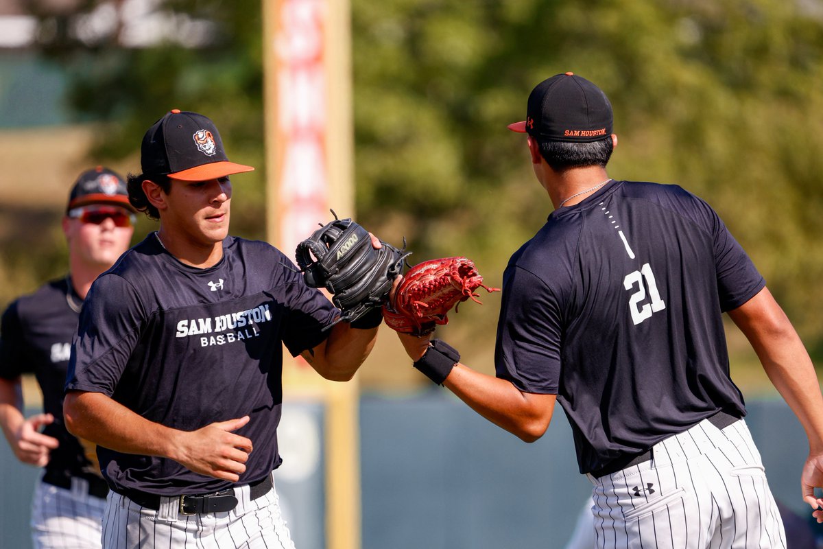 BearkatsBSB's tweet photo. In this thing together 🤝 

Less than a month til first pitch at The Don #EatEmUpKats https://t.co/c5i73tILmy