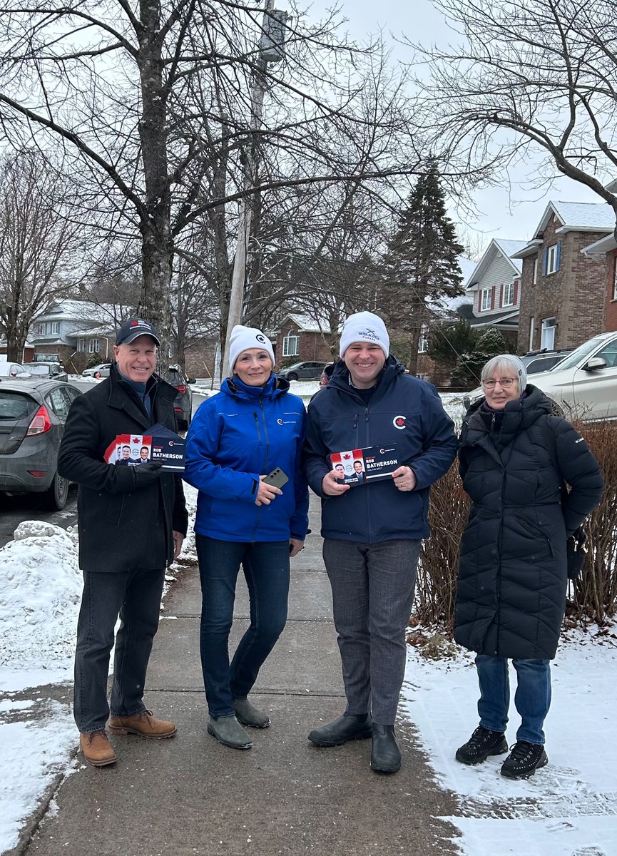 rbatherson's tweet photo. Thank you @RickPerkinsMP for joining me & former Halifax West @CPC_HQ candidate Eleanor Humphries for a wonderful afternoon of meeting voters in Clayton Park West #cdnpoli #nspoli #restorethepromise https://t.co/wd36Yk6V5D