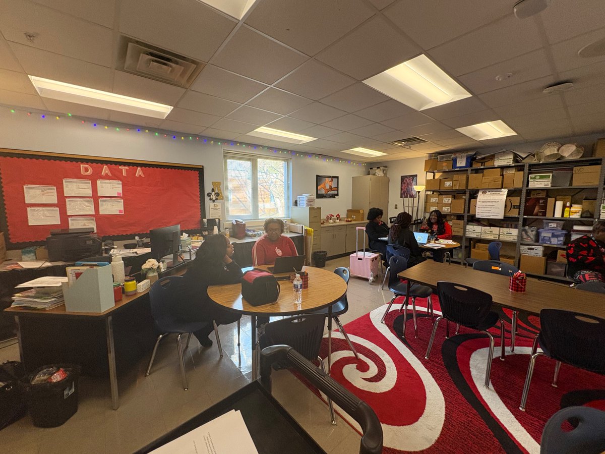 Tracee Ragland tweet media