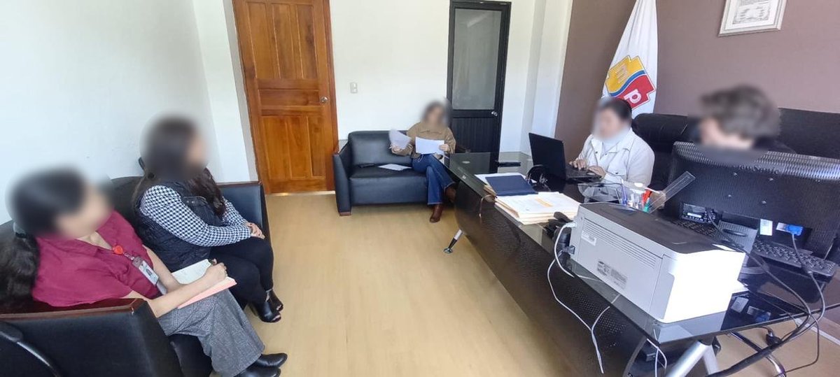 SNAI_Ec's tweet photo. 🔴#Salud I #CRSCañar N°1
#Zona6 I Trabajamos por brindar un trato digno y humano a las #PPLA, quienes reciben constantemente atención médica. Para esto, se coordina con @Acess_Ec, el permiso de funcionamiento y, con @salud_ec el equipamiento de consultorios y presencia de galenos https://t.co/JGYsUVaFXI