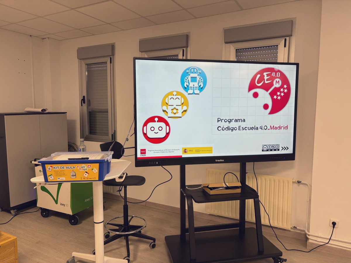 Maria Lagares tweet media