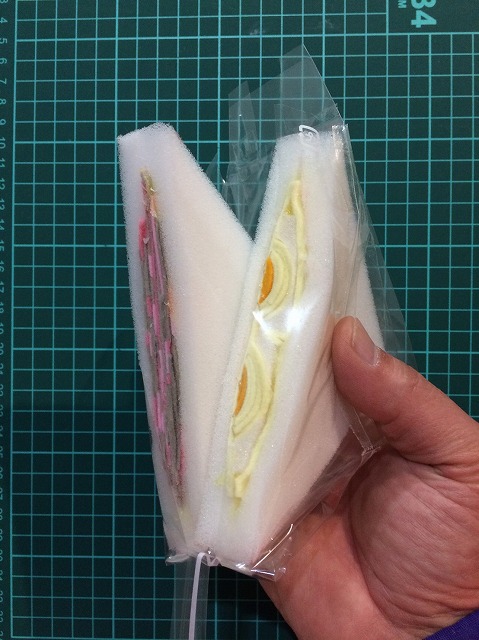 tacobo2's tweet image. Do you like sandwiches?
I invented it.
Sandwich packaging bag that you can eat without touching with bare hands.
Patent Office registration.
#hygienic #sandwich #Designregistration #invented