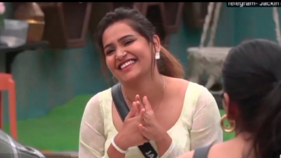 RkShamla's tweet photo. My heart sank 💔, U r a Queen, my #Thangapulla.. keep ur head high !! U slayed the game & won our hearts 💕 .
Ur word #Pathukalam is a emotion.
Best wishes for ur future my girl.❤️
The finale won't make any sense without u.💔💔💔💔💔
#BiggBossTamil8
#Jacquelinelydia𓃵 https://t.co/d5tNBUMWFa