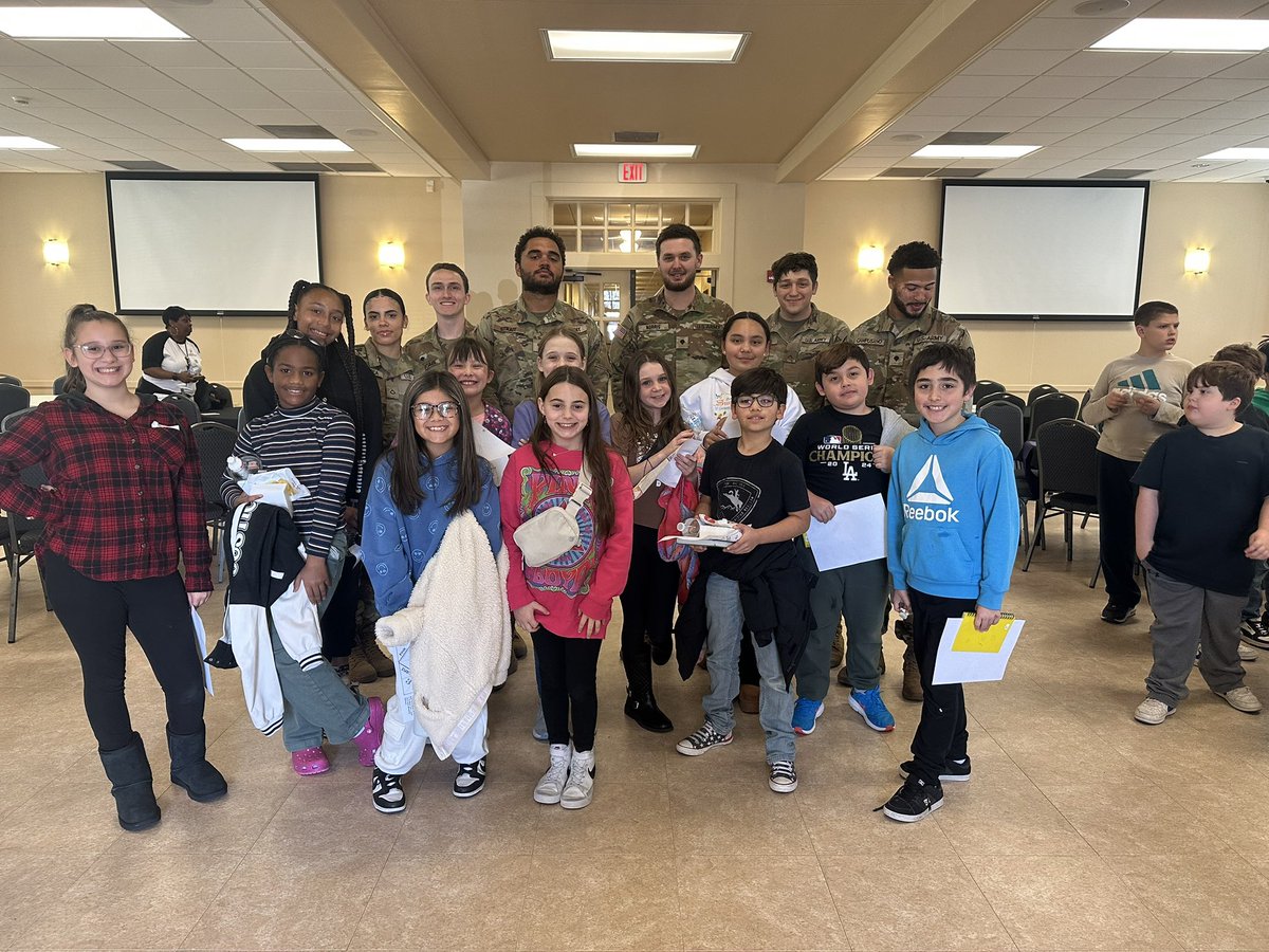 JLBurrellES's tweet photo. Our students attended the Military Youth Ambassador Training this morning. They have so many ideas on how to welcome new students to our school and @BeltonISD #communitymatters https://t.co/7E41ofdNua