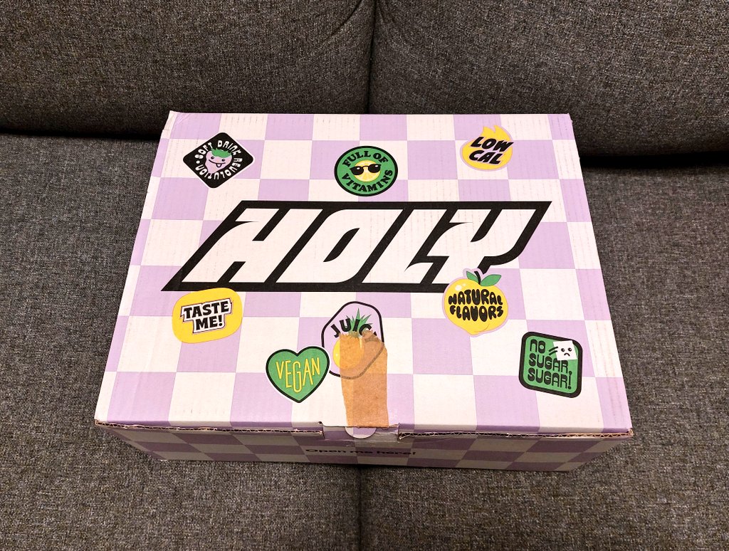 Lunaria961's tweet photo. Heute sind einige schöne Sachen angekommen 🥰
Zum einen das erste Teil meiner #FriendlyFire10 Bestellung und zum anderen meine erste Bestellung von #Holy 😄 Viele Bekannte haben es mir empfohlen und da es ein gutes Angebot zum Jahresanfang gab, habe ich mal zugeschlagen 😊 https://t.co/TsCF9HQWjg
