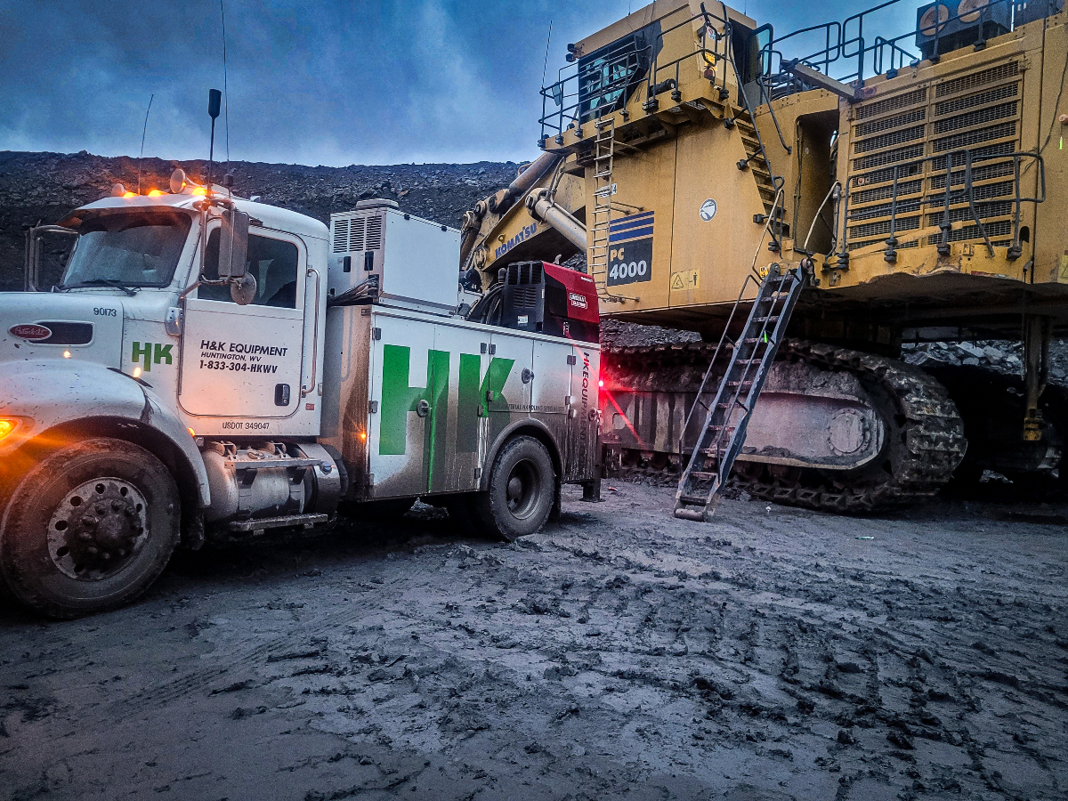 HKPittsburgh's tweet photo. Goodnight, and good luck.

📸 Josh Dolan

#Komatsu #hkequipment #westvirginia #wv #heavymachinery #equipment #servicetech #roadtech #onsite https://t.co/N1f7W69XEG