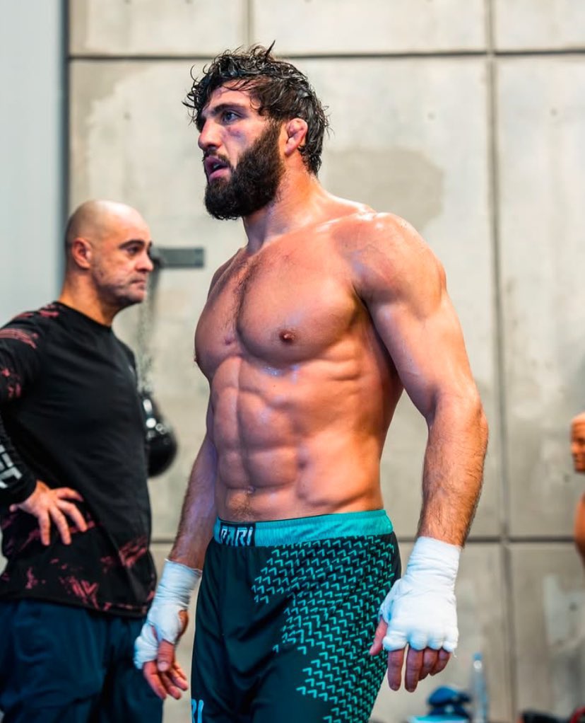 Ben Davis tweet media