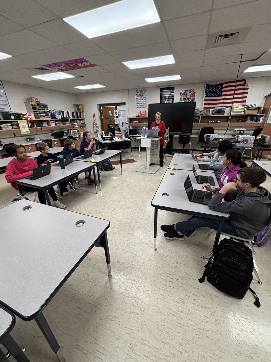 TomBensenAMS's tweet photo. 6th Graders at Amery Middle School competed in the first round of the annual 6th Grade Quiz Bowl. https://t.co/zU6CVi4y6z